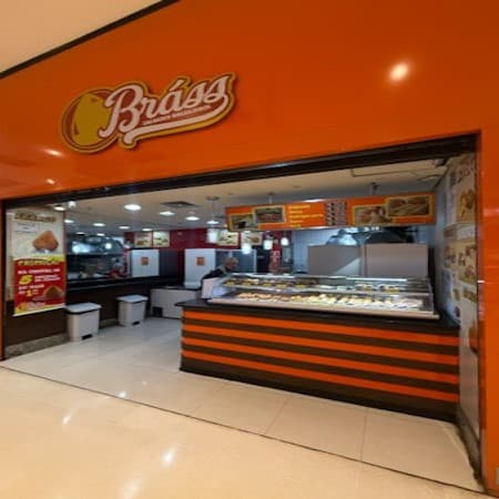 Imagem de interna da loja bráss