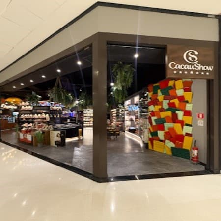 Imagem de interna da loja cacau show
