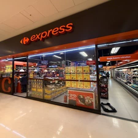 Imagem de interna da loja carrefour express