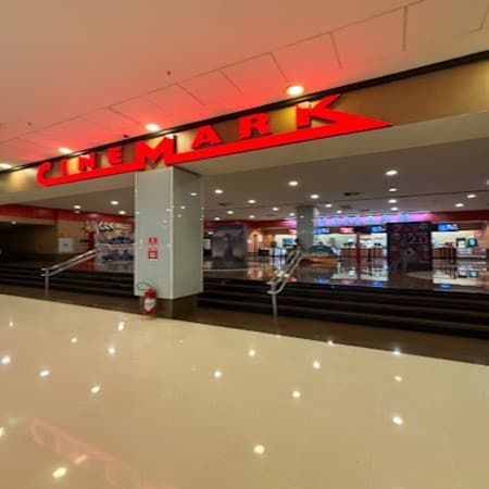Imagem de interna da loja cinemark