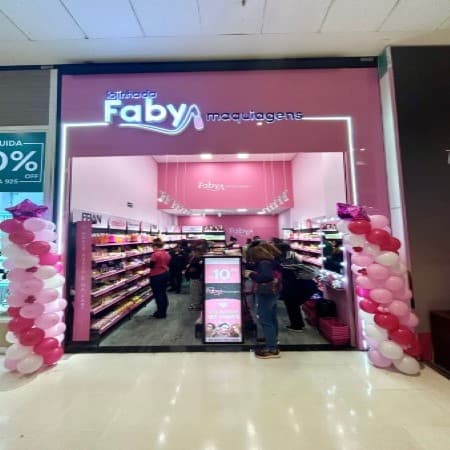 Imagem de interna da loja lojinha da faby