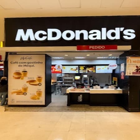 Imagem de interna da loja mc donald´s
