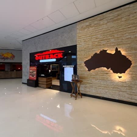 Imagem de interna da loja outback steakhouse
