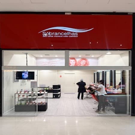 Imagem de interna da loja sóbrancelhas