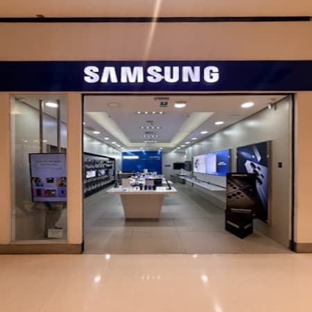 Imagem de interna da loja samsung