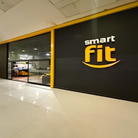 Imagem de interna da loja smart fit