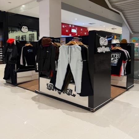 Imagem de interna da loja surfável