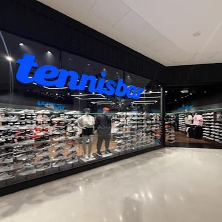 Imagem de interna da loja tennis bar