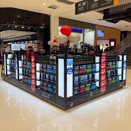 Imagem de interna da loja touti cosmetics